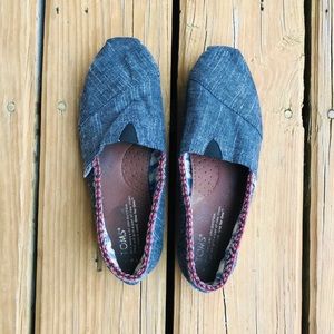 Tom’s shoes